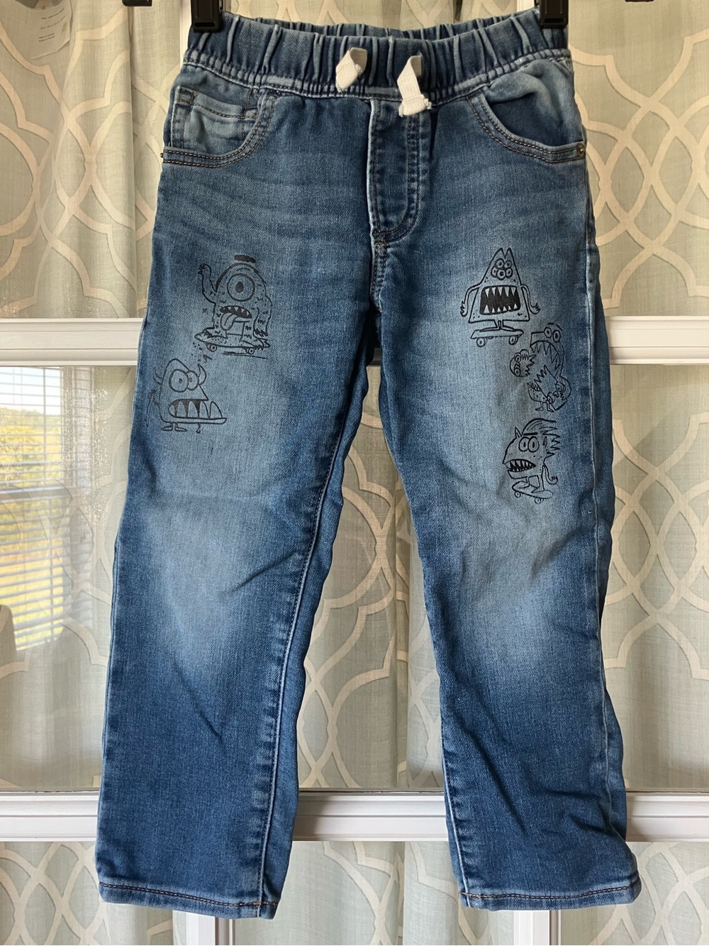 GapKids size 4 years kids jeans with elastic waist and drawstring